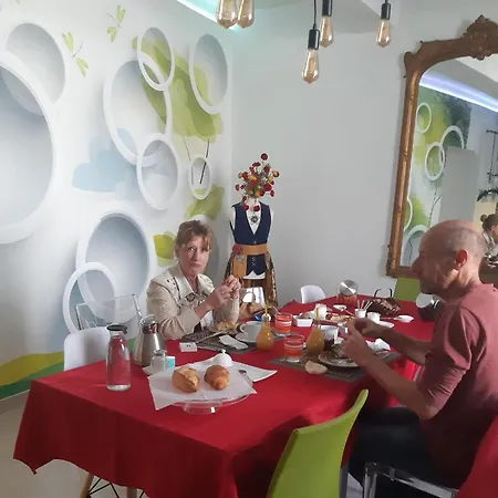 Privee לינה וארוחת בוקר