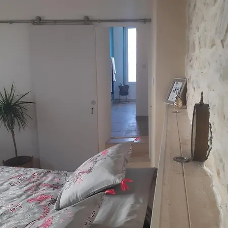 Privee Bed & Breakfast