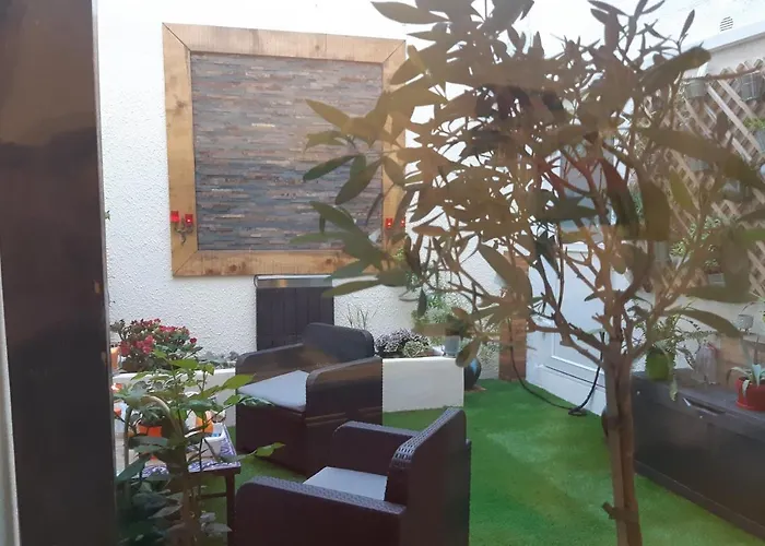 Privee Bed & Breakfast