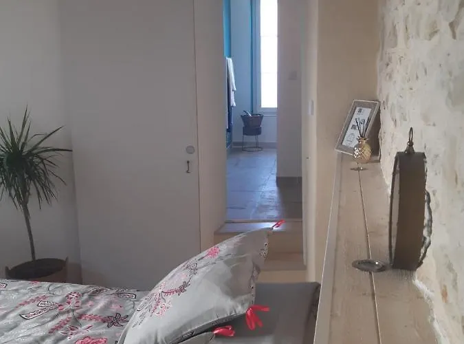 Privee Bed & Breakfast